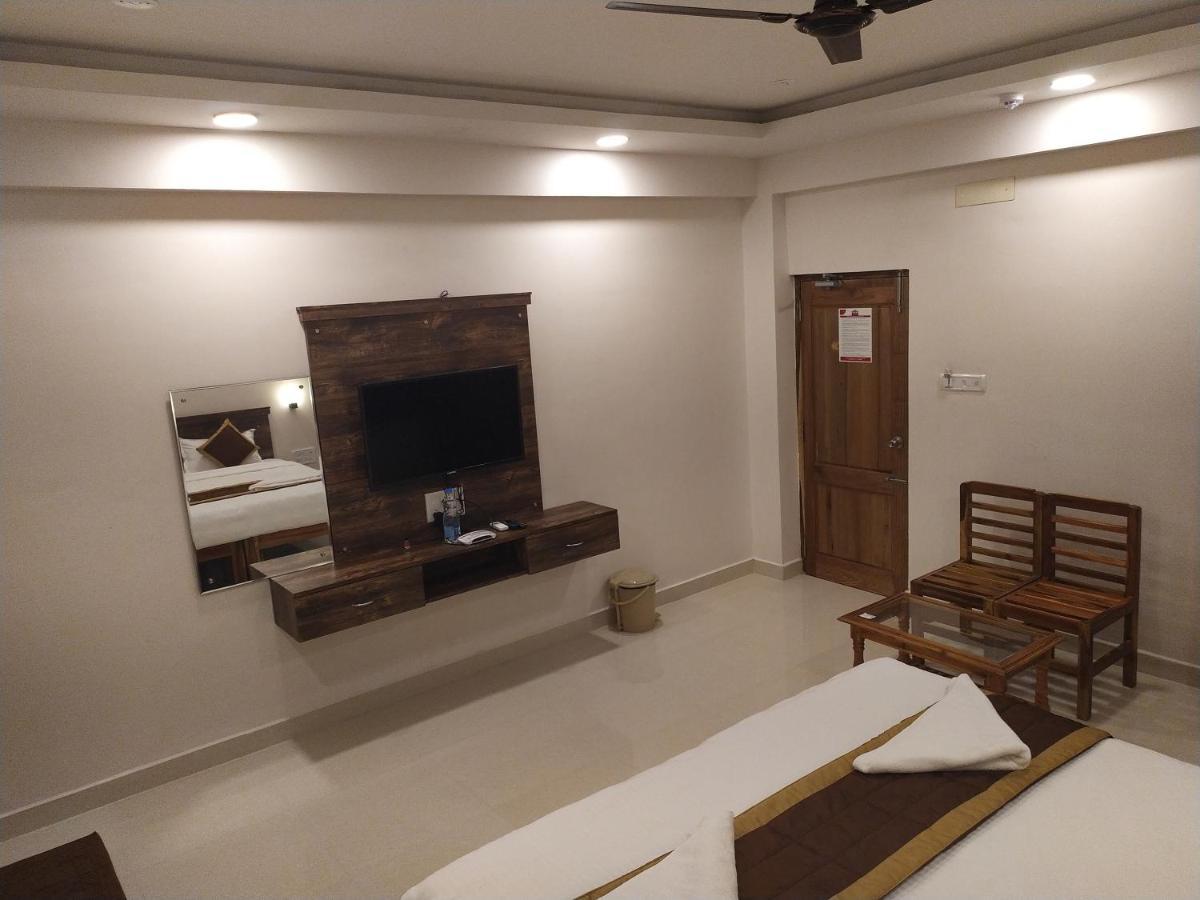 Hotel Rani And Rani Residency بونديتْشيري المظهر الخارجي الصورة