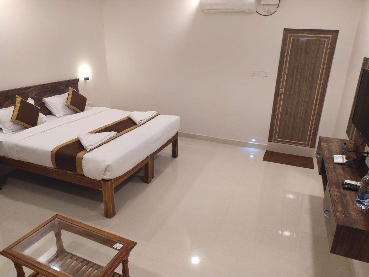 Hotel Rani And Rani Residency بونديتْشيري المظهر الخارجي الصورة